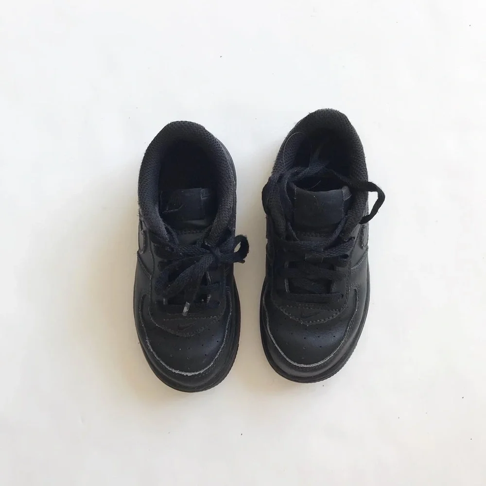 Nike black Air Force 1 EUC size 9